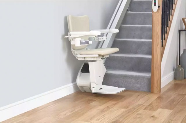 lifecare-stair-lift_0001_Layer 3